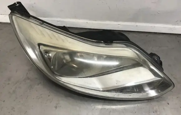 Ford Focus Headlight/headlamp BM5113W029