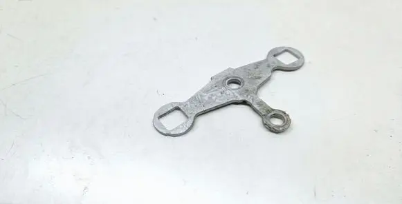 BMW 4 F32 F33 Fuel Injector clamp holder 7595405