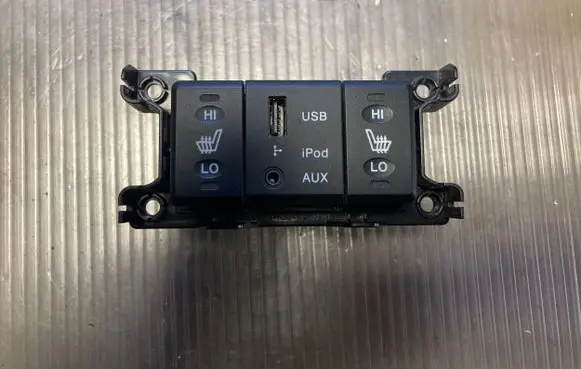 Hyundai Santa Fe USB socket connector 961202B000 202008220 202008452