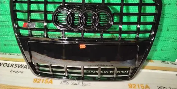 Audi A6 S6 C6 4F Front bumper upper radiator grill 4F0853651 4F0853651AJ 4F0853651AK