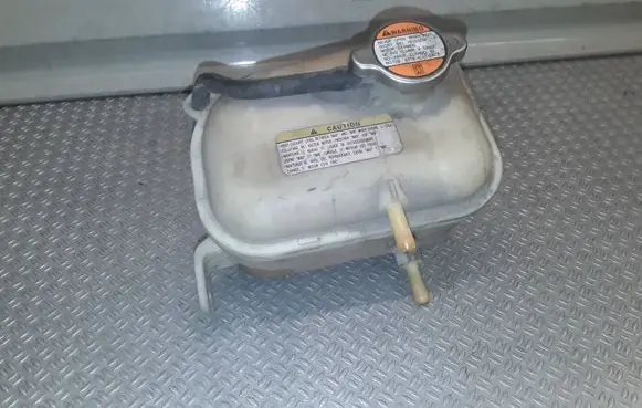 KIA Ceed Coolant expansion tank/reservoir 254312H100