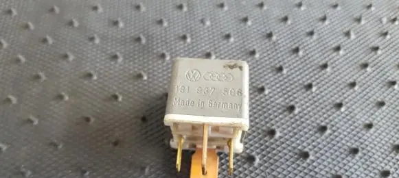 Volkswagen Transporter - Caravelle T4 Other relay 191937503 4RA003510-58
