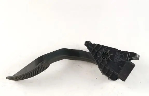 Mazda 6 Accelerator throttle pedal 1988003400 06G210352A5