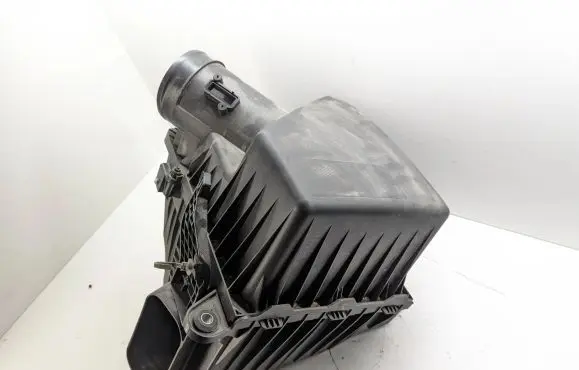 Chevrolet Tahoe Air filter box 85517872