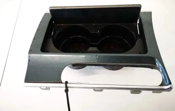 Mazda 6 Cup holder gj6a64361