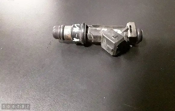 Opel Meriva A Fuel injector 25313846