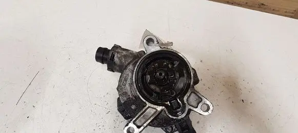 Volvo V70 Vacuum pump 31219463
