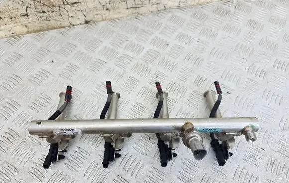 Volvo V40 Fuel main line pipe 31478555 P31478610 31478610