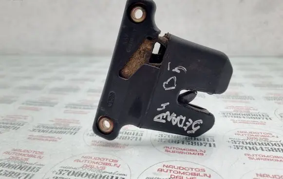 Audi A4 S4 B5 8D Tailgate/trunk/boot lock/catch/latch 8D5827505