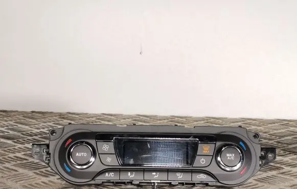 Ford Kuga II Climate control unit DV4T18C612AD