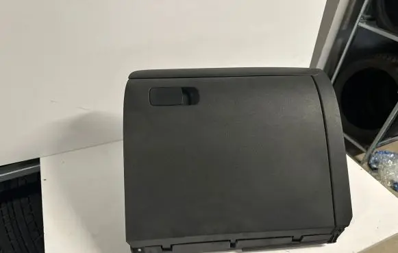 Volkswagen Jetta VI Glove box set 5C7857097
