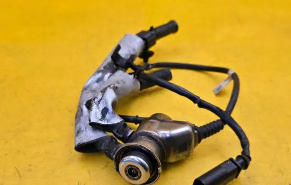 Volkswagen Touareg II AdBlue injector 7P6131113C