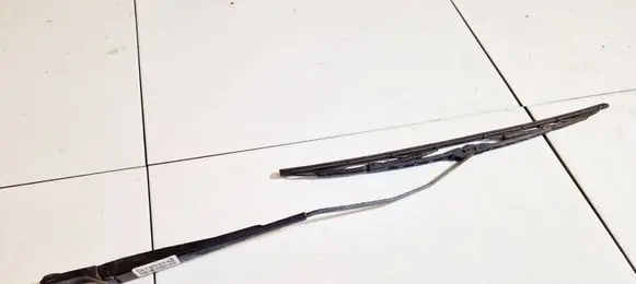 Peugeot 406 Front wiper blade arm