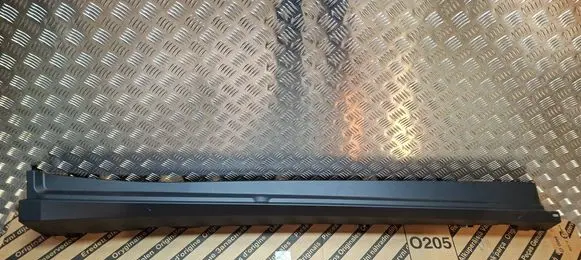 Foot area side trim