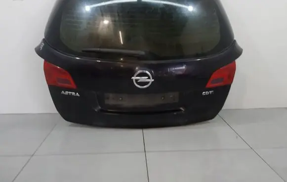 Opel Astra J Tailgate/trunk/boot lid 