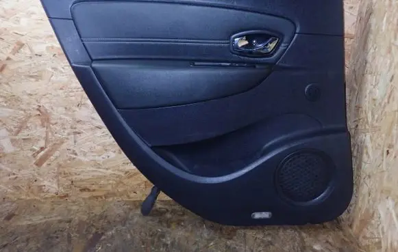 Renault Scenic III - Grand scenic III Coupe rear side trim panel 
