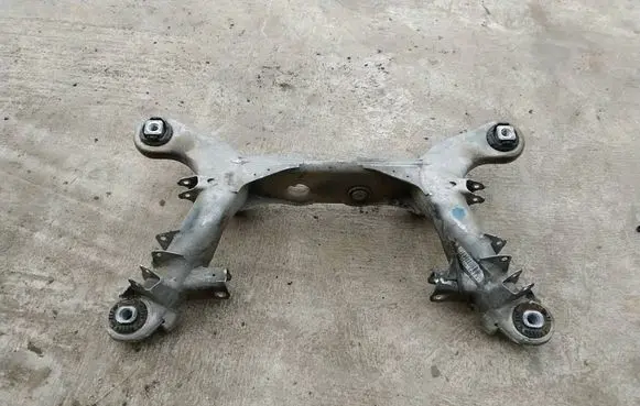 Mercedes-Benz E W211 Rear subframe 11665106 1121 211271