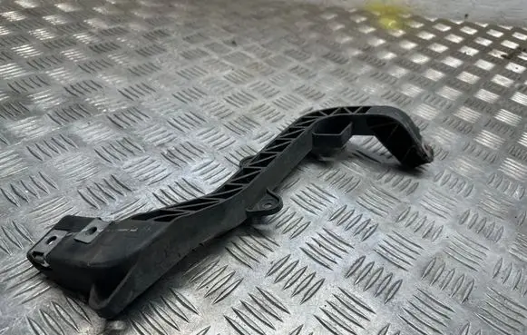 Mercedes-Benz GLE (W166 - C292) Radiator support slam panel bracket A1666263731
