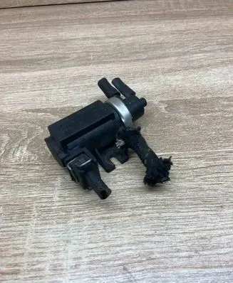 Volkswagen Transporter - Caravelle T4 Turbo solenoid valve 1H0906627 72190320 WITHPLUG