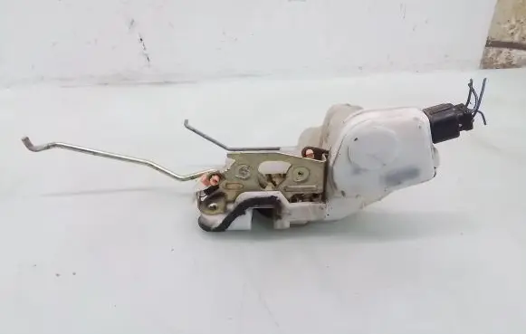 Mitsubishi Pajero Sport I Front door lock