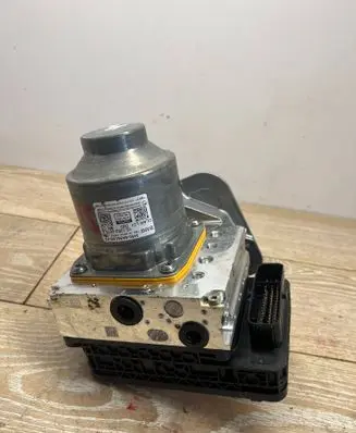 BMW 5 G60 G61 ABS Pump 5A96C06