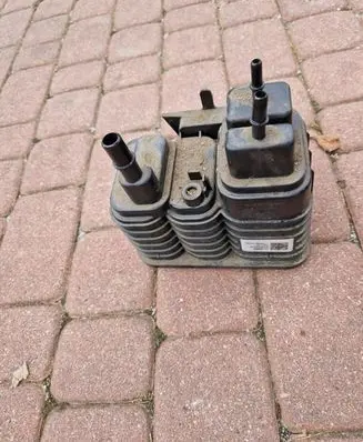 Active carbon filter fuel vapour canister
