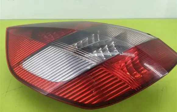 Renault Scenic II - Grand scenic II Rear/tail lights 8200127704