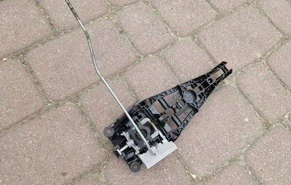 Opel Zafira C Front door exterior handle 13577495