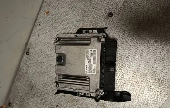 Peugeot 3008 II Engine control unit/module 9826206480 0261S21779 9631852980