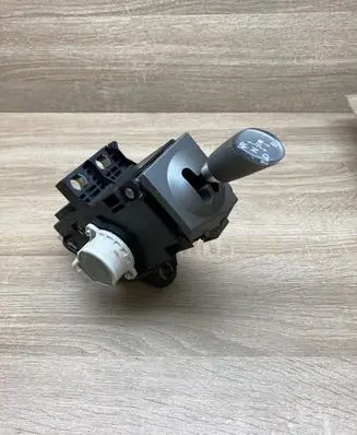 Toyota Prius (XW20) Gear shifter/selector 8945147030