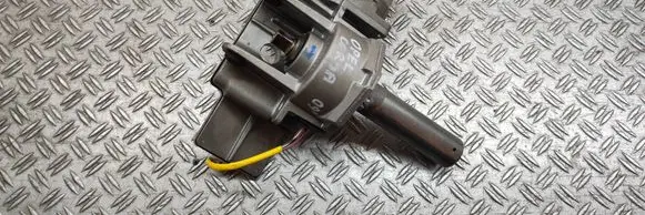 Opel Corsa D Steering wheel axle 13290397 806910941