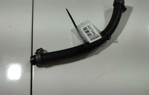 Engine coolant pipe/hose