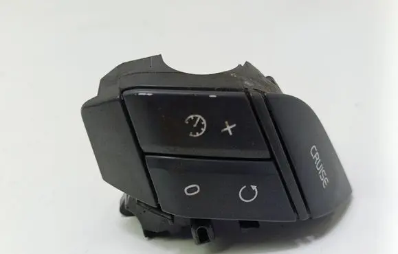 Volvo S60 Steering wheel buttons/switches 8622524