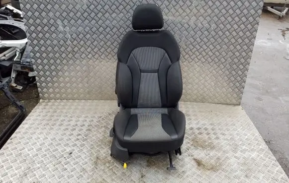 Audi A1 Front passenger seat 