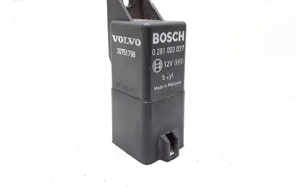 Volvo XC70 Glow plug pre-heat relay 30751798 0281003037