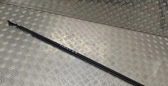 Toyota Verso-S Rear door glass trim molding