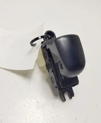Nissan Qashqai Electric window control switch