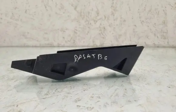Volkswagen PASSAT B6 Front bumper mounting bracket 3C0807506RH