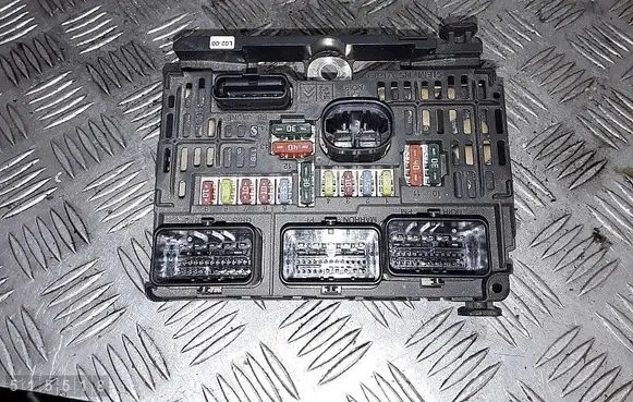 Citroen C6 Fuse module 9661682680 bsml0200