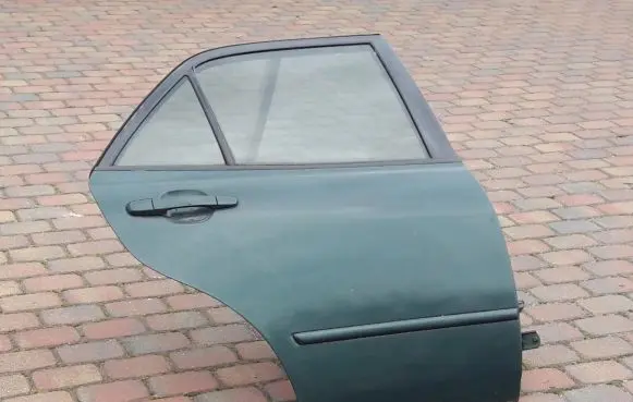 Lexus IS 200-300 Front door 67003-53011