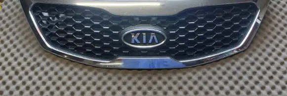 KIA Sorento Front bumper upper radiator grill 863502P000