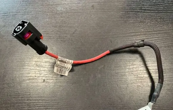 BMW 2 F46 Positive cable (battery) 8589050