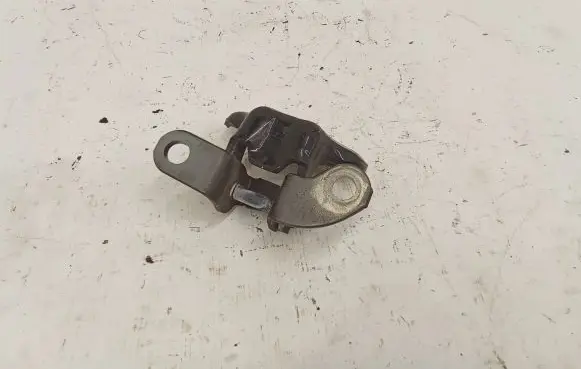 Toyota RAV 4 (XA30) Rear door upper hinge