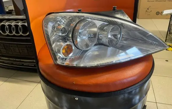 Ford Galaxy Headlight/headlamp 7M6941016L 0301183602