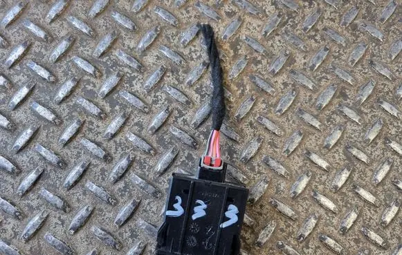 Dodge Charger USB socket connector 68253158AB