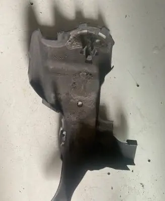 Peugeot 208 Engine splash shield/under tray 9688308780