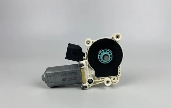 BMW X5 F15 Front door window regulator motor 7322748 C11469101A