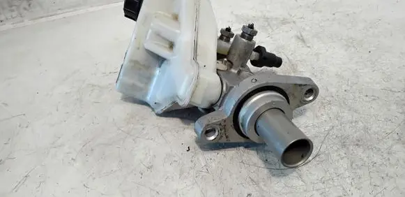 Volvo V70 Master brake cylinder 350885571 35088556