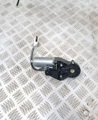 Mercedes-Benz E W211 Seat adjustment motor 0390203207