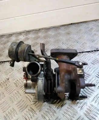 Volkswagen PASSAT B5 Turbo 028145702